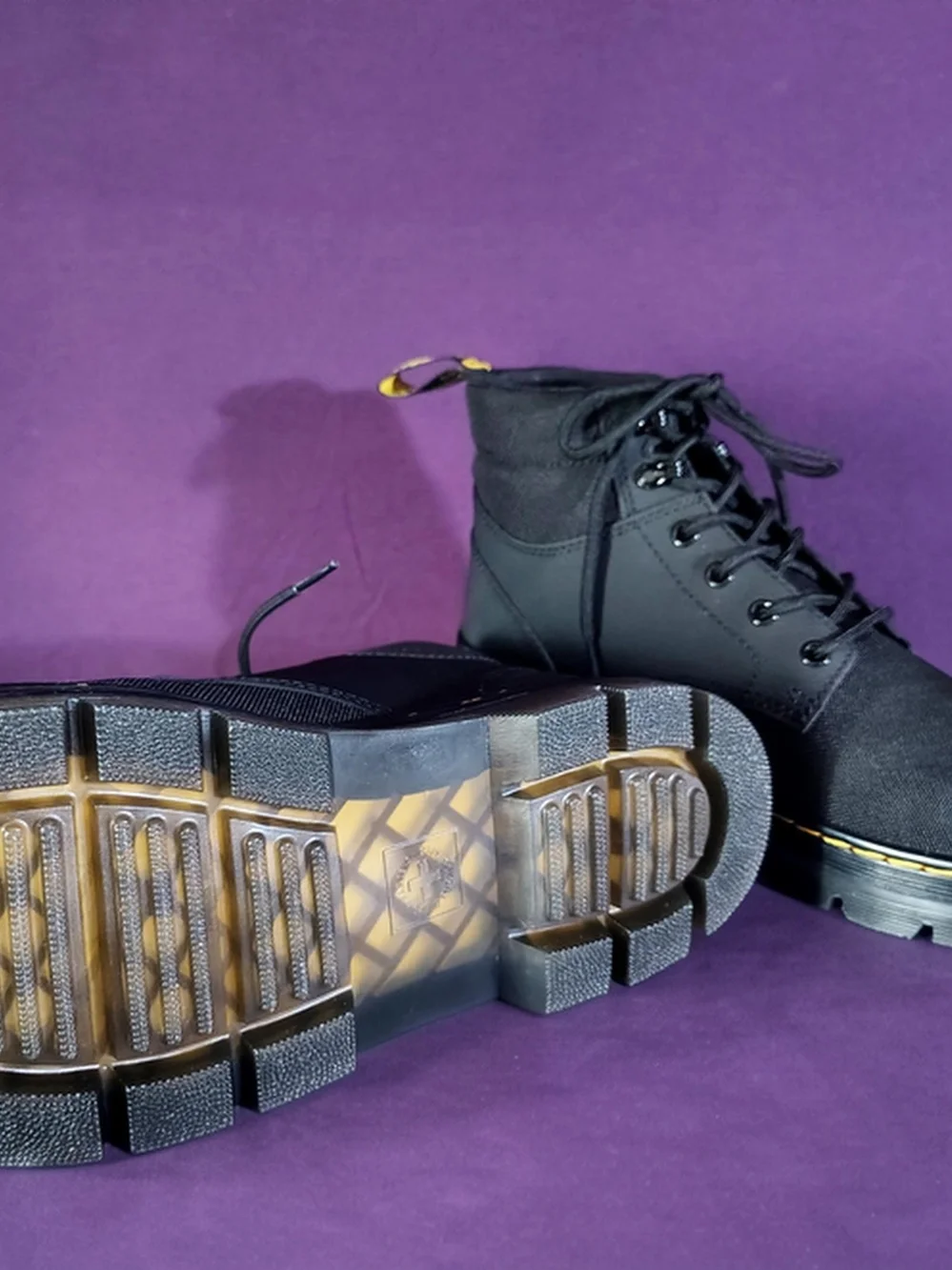 (NWT)Dr. Martens Air Wair Black Lace-Up Combat Boots - Unisex